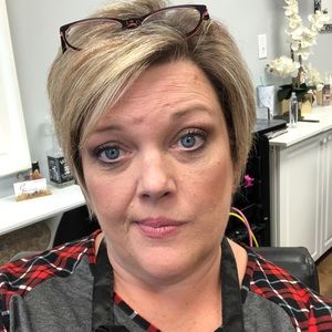 Meet your Posher, Angela